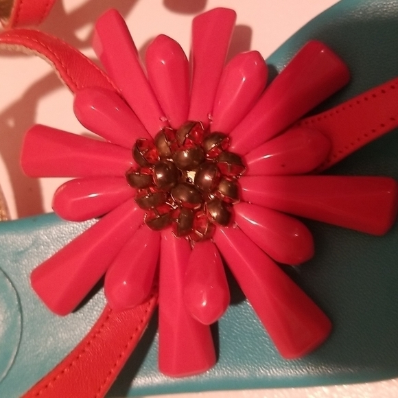 KATE SPADE JEWELED FLOWER TANGERINE COLORED FLAT THONG SANDALS - Picture 4 of 6